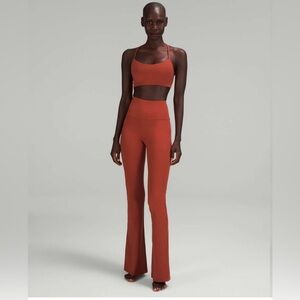 Lululemon Groove Super-High-Rise Flared Pant Nulu
Cayenne Size 2